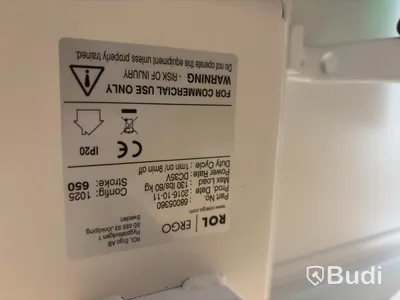 Kontorsplats med höj- sänkbart skrivbord, kinnarps stol