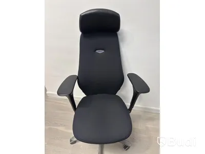 Office workstation with height-adjustable desk, Kinnarps chair, 1 Dell monitor