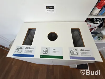 Waste sorting station