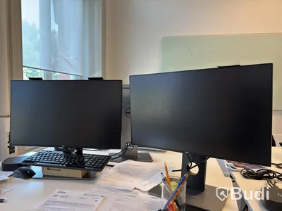 Office workstation with height-adjustable desk, Kinnarps chair and 2 Dell monitors