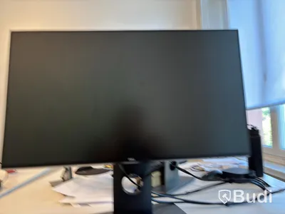 Workstation with height-adjustable desk, Kinnarps chair, 1 Dell monitor
