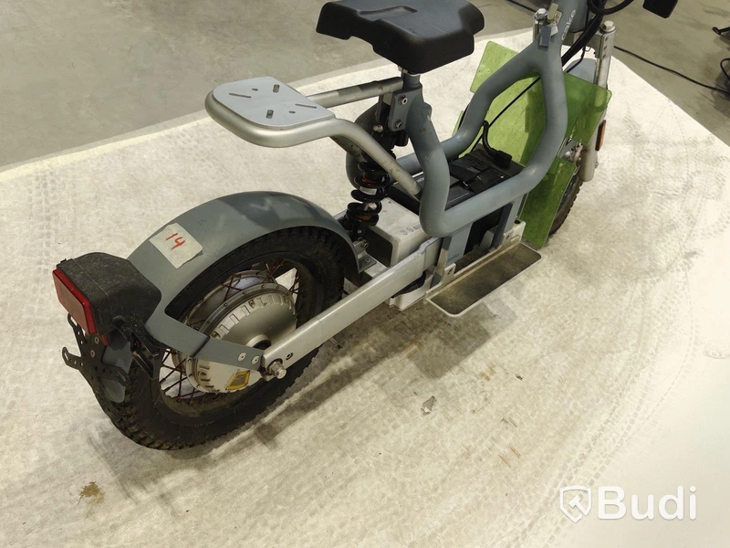 Moped Cake MAKKA FLEX GREY 2022, REGNR; FAS68M. Begagnad. Med Tillbehör.