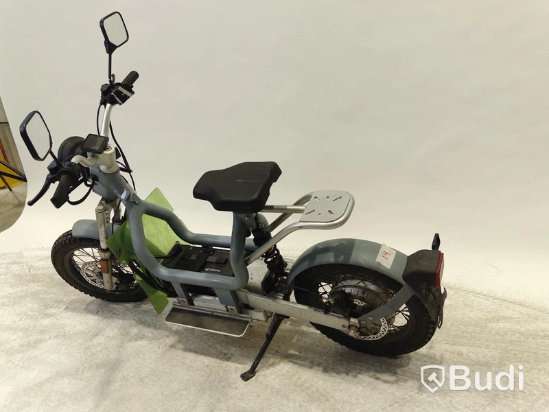 Moped Cake MAKKA FLEX GREY 2022, REGNR; FAS68M. Begagnad. Med Tillbehör.