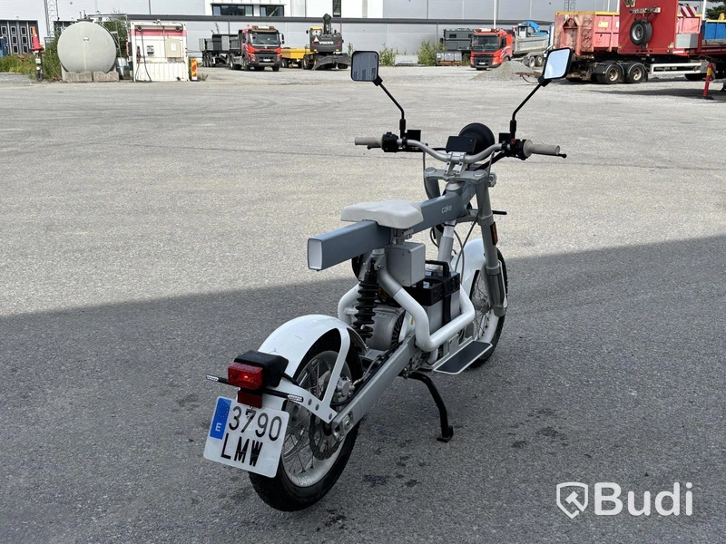 Lätt motorcykel Cake ÖSA PLUS. Begagnad. Obs! Utlandsregistrerad