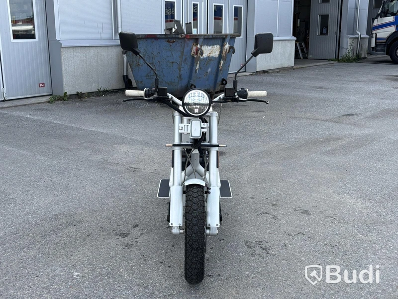 Lätt motorcykel Cake ÖSA PLUS. Begagnad. Obs! Utlandsregistrerad