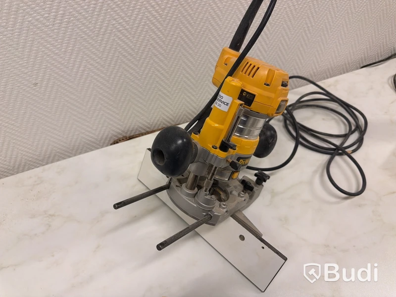 Fräs Dewalt D26204 Type 1