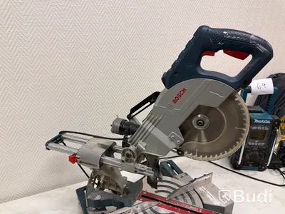 Kap- & gersåg med stativ Bosch