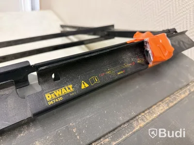 Bordsåg med stativ DeWalt