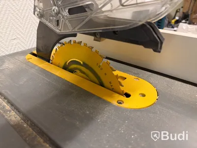 Bordsåg med stativ DeWalt