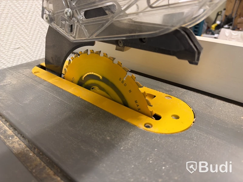 Bordsåg med stativ DeWalt
