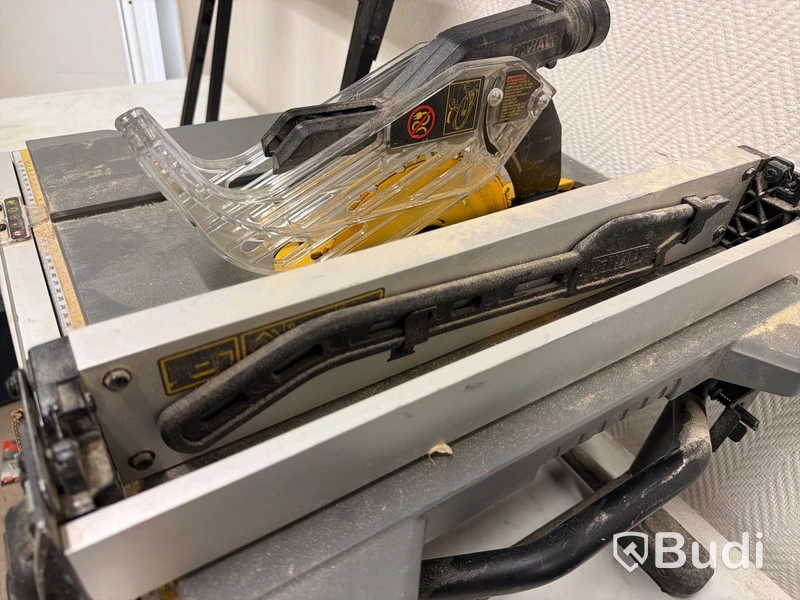 Bordsåg med stativ DeWalt