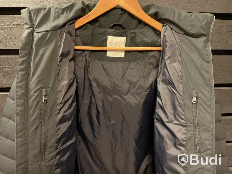 Jacka stl. M, Berkely Delano , grågrön, avtagbar huva, nypris 2200 kr