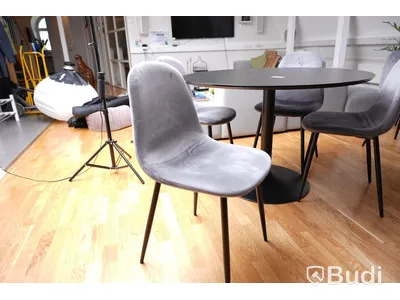 4st stolar samt runt bord, Diameter på bord 110cm