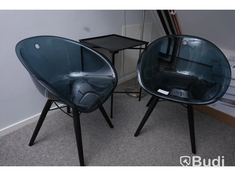 Loungemöbler, 2st stolar samt bord och lampa