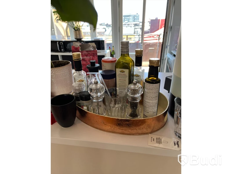 Alla bestick, glas och porslin i köket