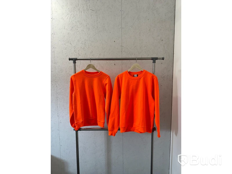 2 st. Tröjor, stl. XS & M, Clique, visibility orange.