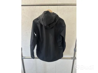 Dam skaljacka, stl. M/38, Clique, svart. & (NY) Hoody, stl. M, Clique, svart.