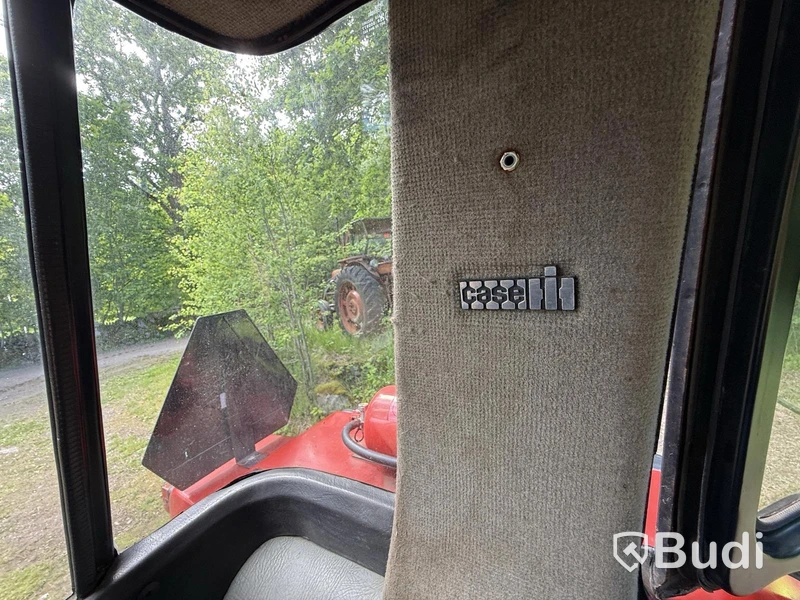 Case IH 1056 4x4 Tractor, 105 hp, 1989