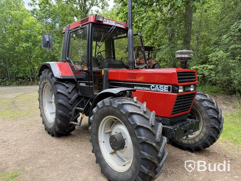 Case IH 1056 4x4 Tractor, 105 hp, 1989
