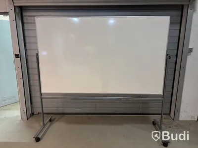 Whiteboardtavla inkl. stativ på hjul
