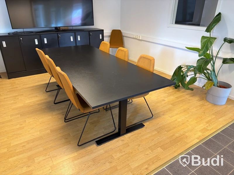 Konferensbord & stolar m.m.