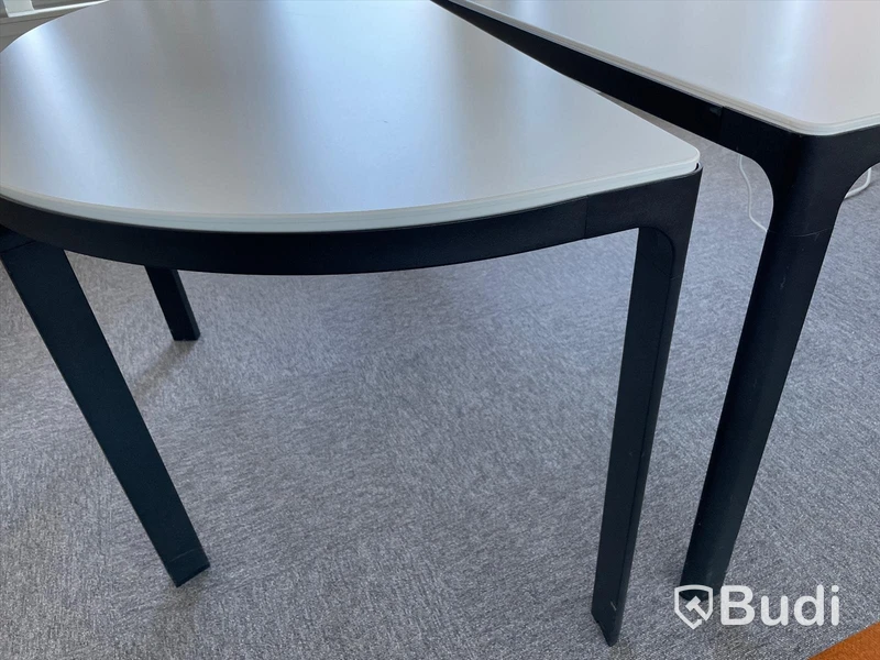 Konferensbord med medielåda 280cm längd , 140 bredd