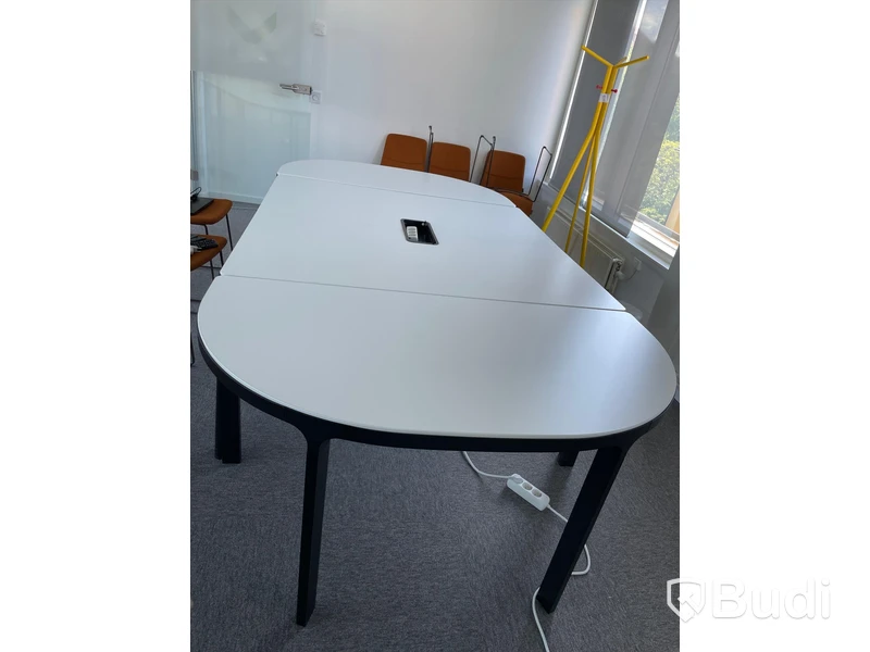 Konferensbord med medielåda 280cm längd , 140 bredd