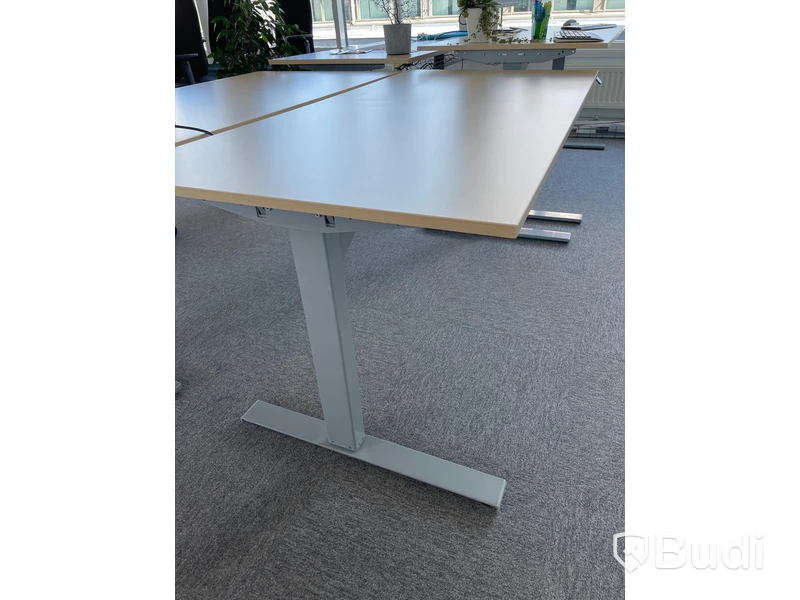 Elektriskt höj och sänkbart skrivbord 160x80, saknar strömsladd