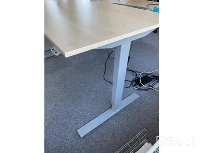 Elektriskt höj och sänkbart skrivbord 160x80