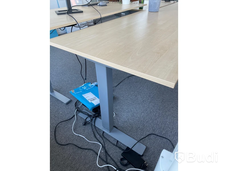 Elektriskt höj och sänkbart skrivbord 160x80