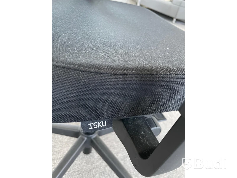 Kontorsstol Iksu svart med armstöd