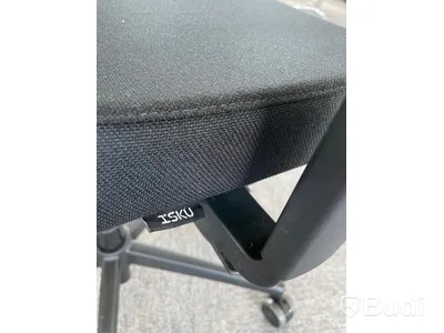 Kontorsstol Iksu svart med armstöd
