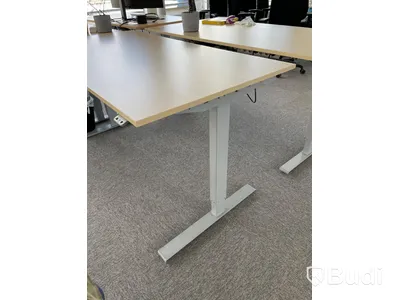 Elektriskt höj och sänkbart skrivbord 160x80
