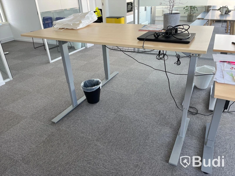 Elektriskt höj och sänkbart skrivbord 160x80