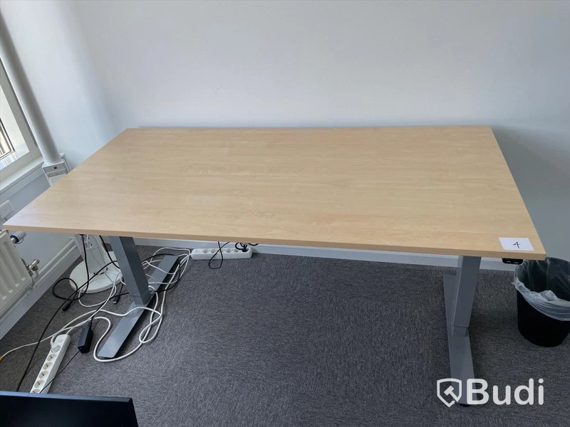 Elektriskt höj och sänkbart skrivbord 160x80
