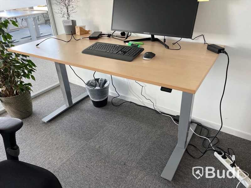 Elektriskt höj och sänkbart skrivbord 160x80