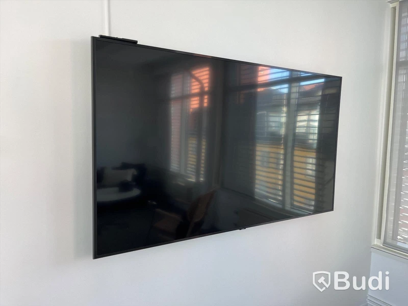 LED Skärm Samsung 75 tum med väggfäste