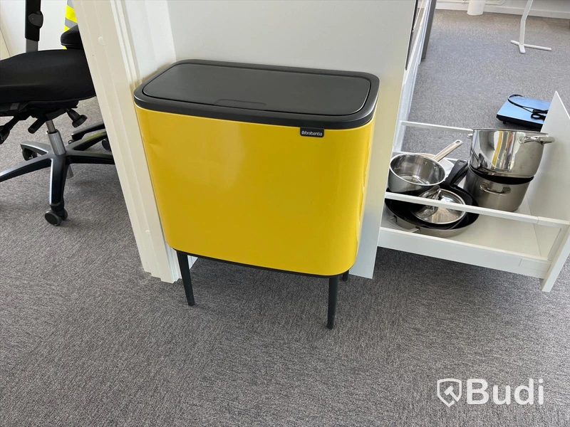Källsorteringstunna från Brabantia, OBS 2st mindre bucklor