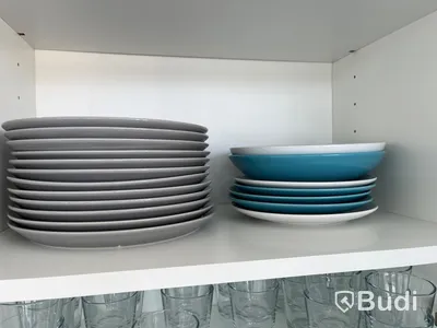 Köksutensilier i köket. Glas, Termosar från Eva solo och IKEA. Bestick från IKEA