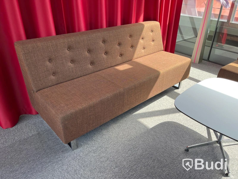 Soffgruppsmöbel Johansson Design. 1st soffa samt 2st fåtöljer samt soffbord