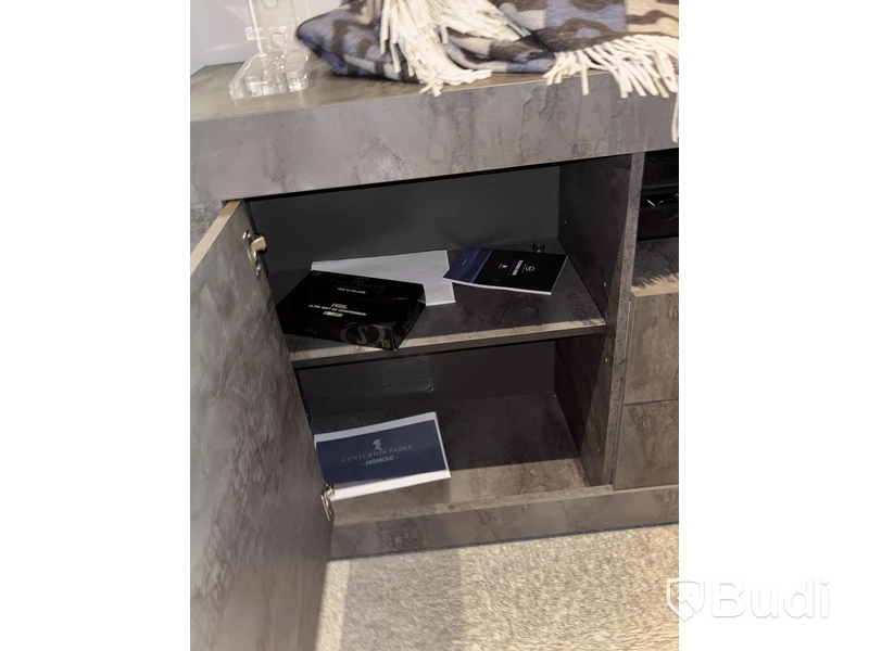 Chest of drawers incl. contents