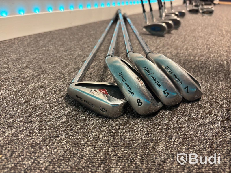 4 Wilson Golf Clubs
