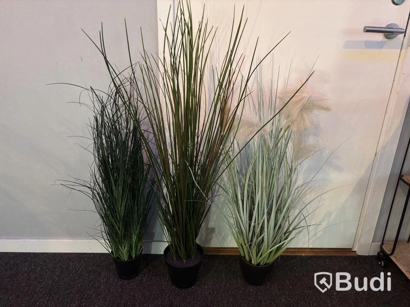 3 Artificial Plants
