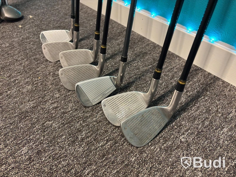 Lot of Top Elite golf clubs