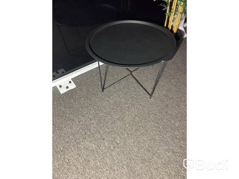 Coffee table incl. artificial plant