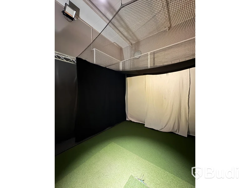 Golfsimulatorbås, tross