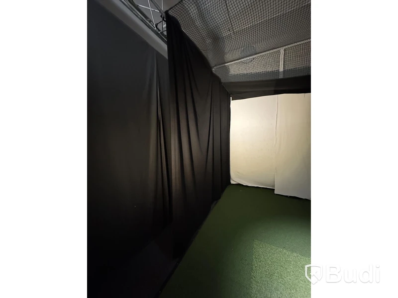 Golfsimulatorbås, tross