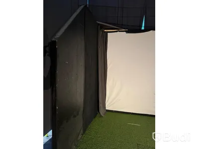 Golf simulator bay