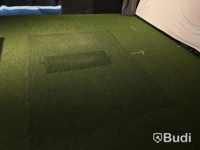 Golf simulator bay