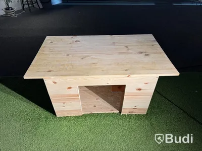Golf simulator bay